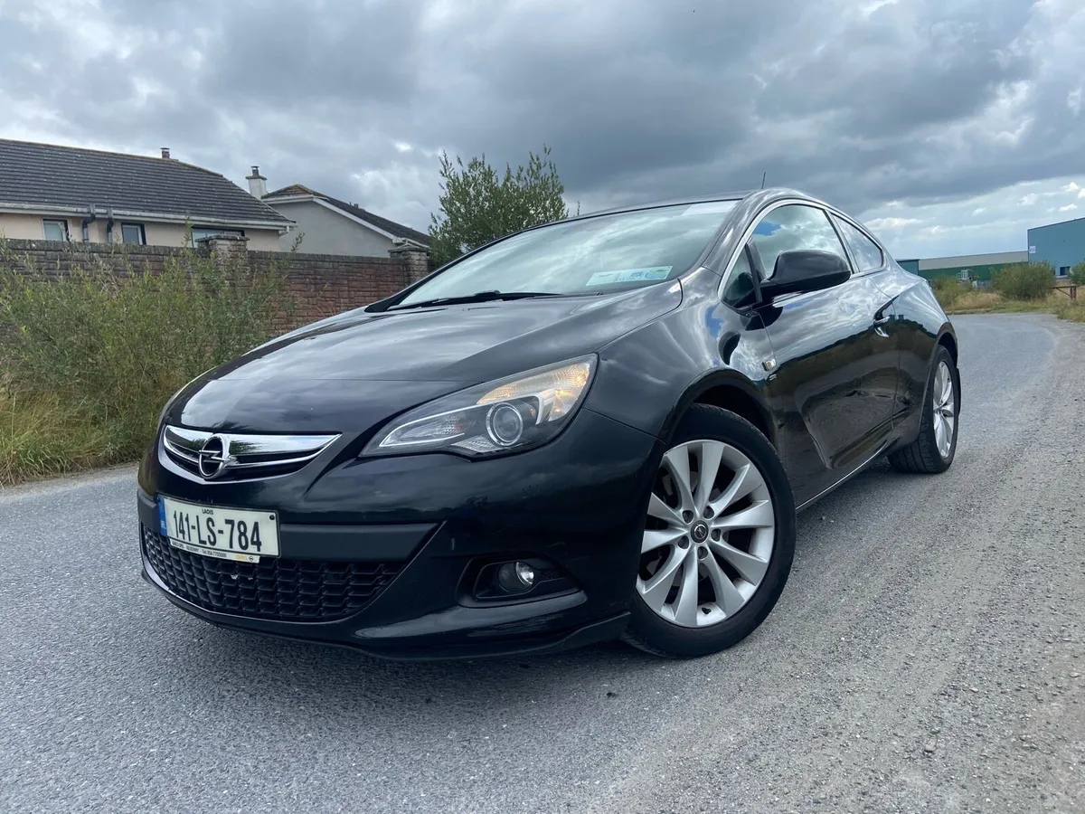 Opel Astra GTC - Image 2