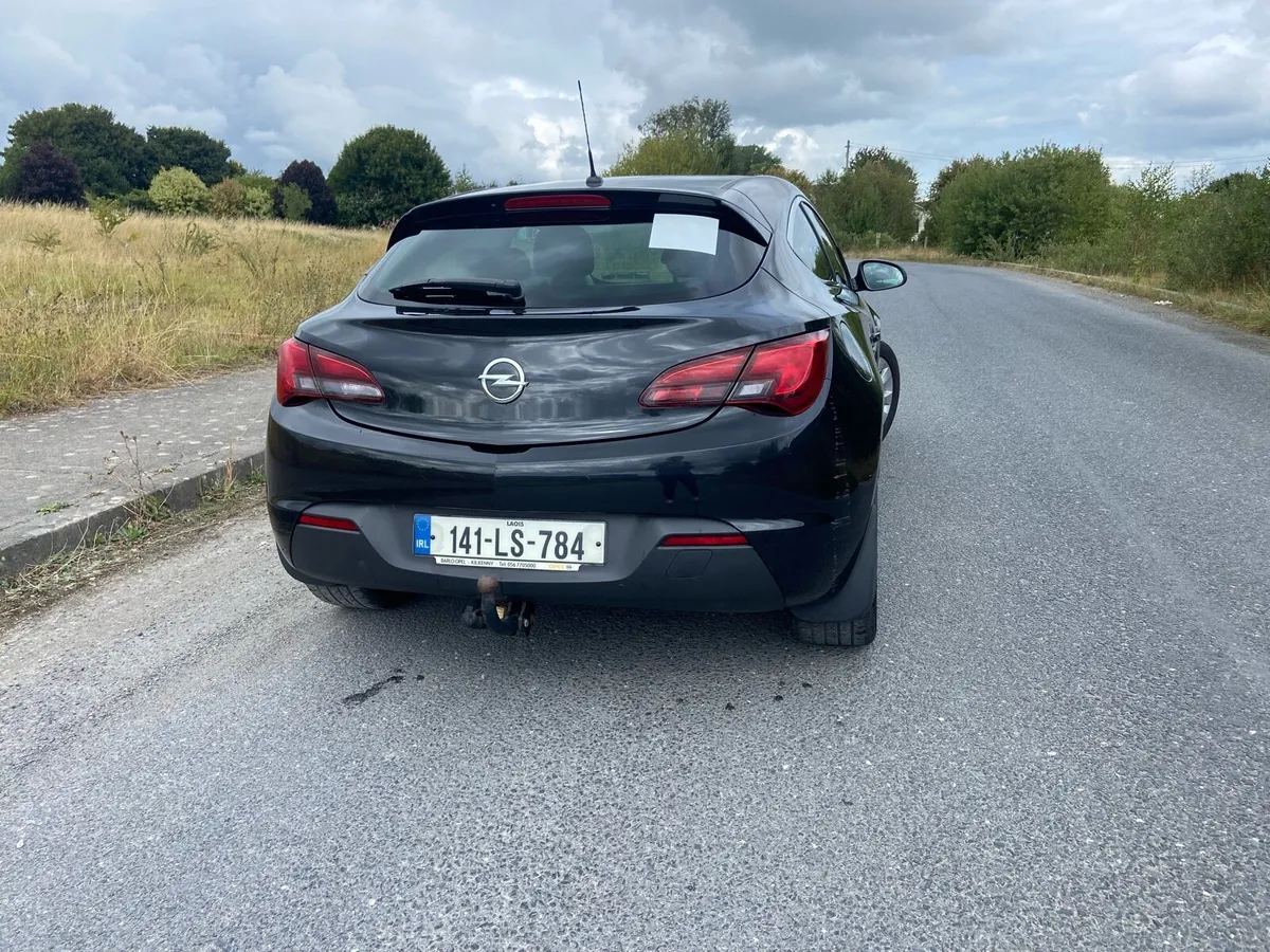 Opel Astra GTC - Image 4