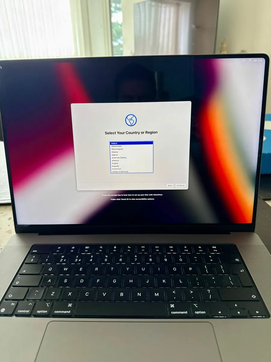 Apple MacBook Pro 16-inch -M1 Max / 64GB RAM / 8TB - Image 3