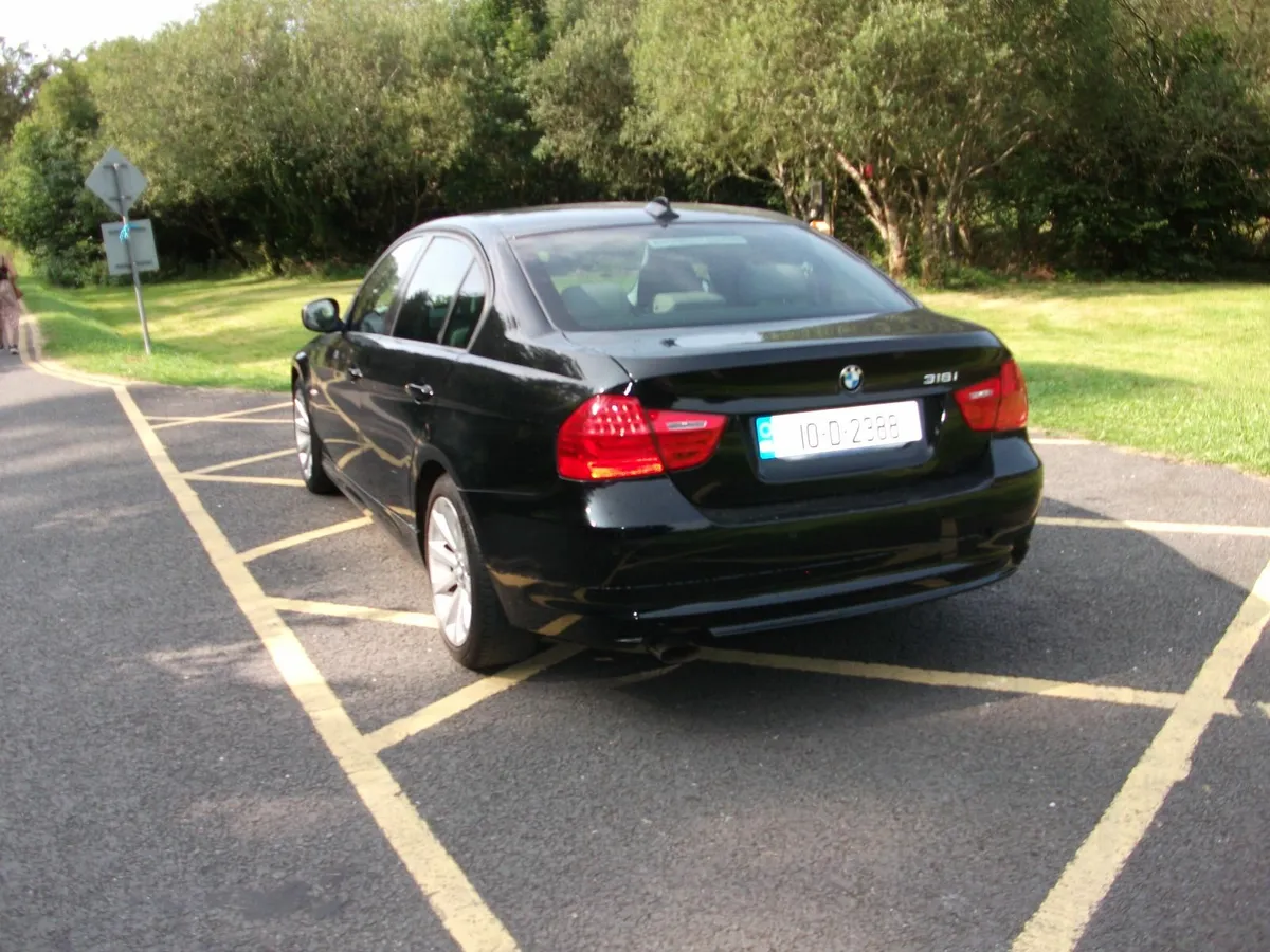BMW AUTOMATIC  3-Series 318 BUSINESS EDITION  2010 - Image 3
