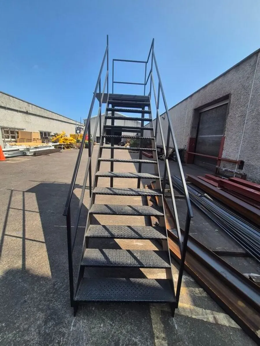 Steel staircase - Image 2