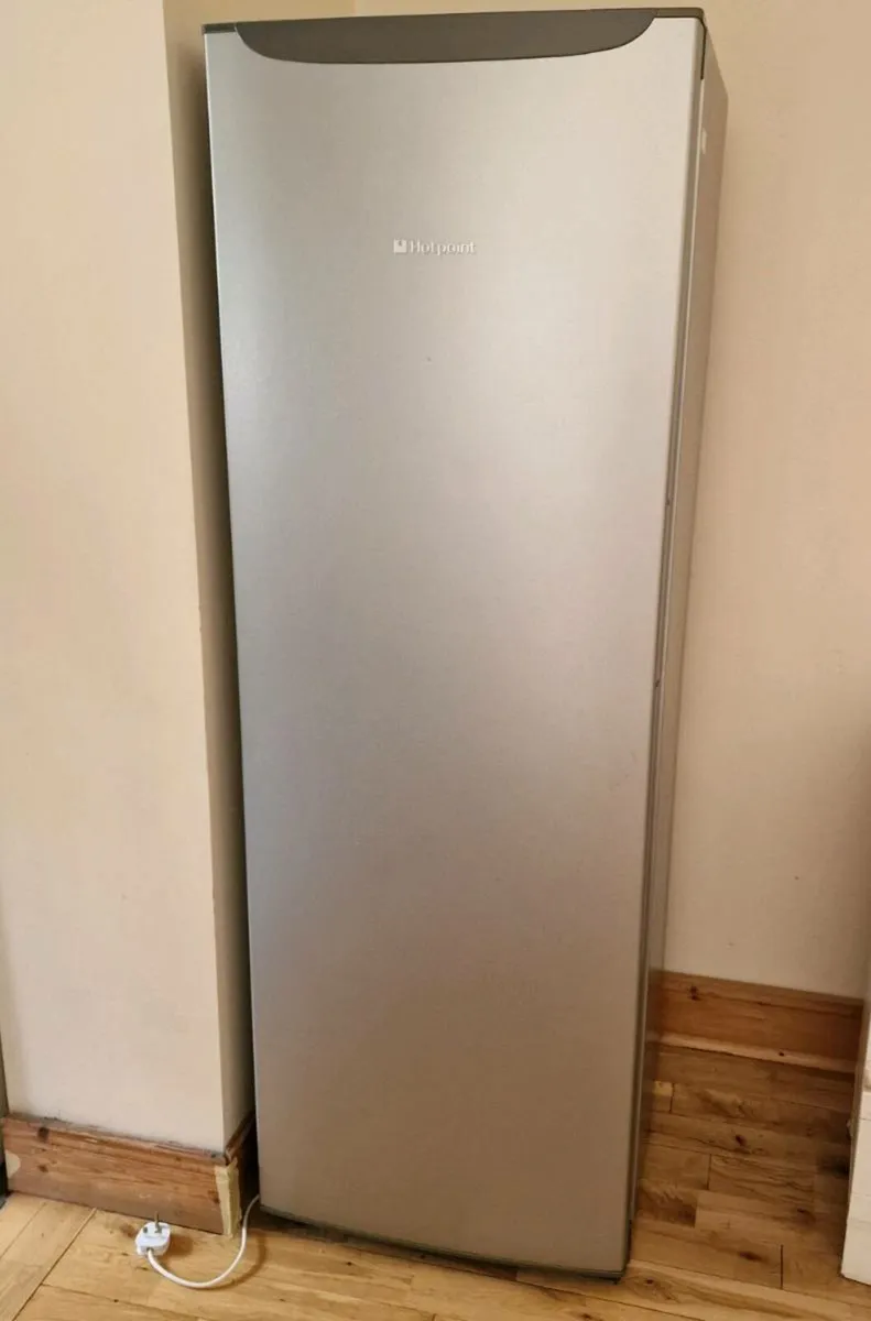 Hotpoint Large fridge - Image 1