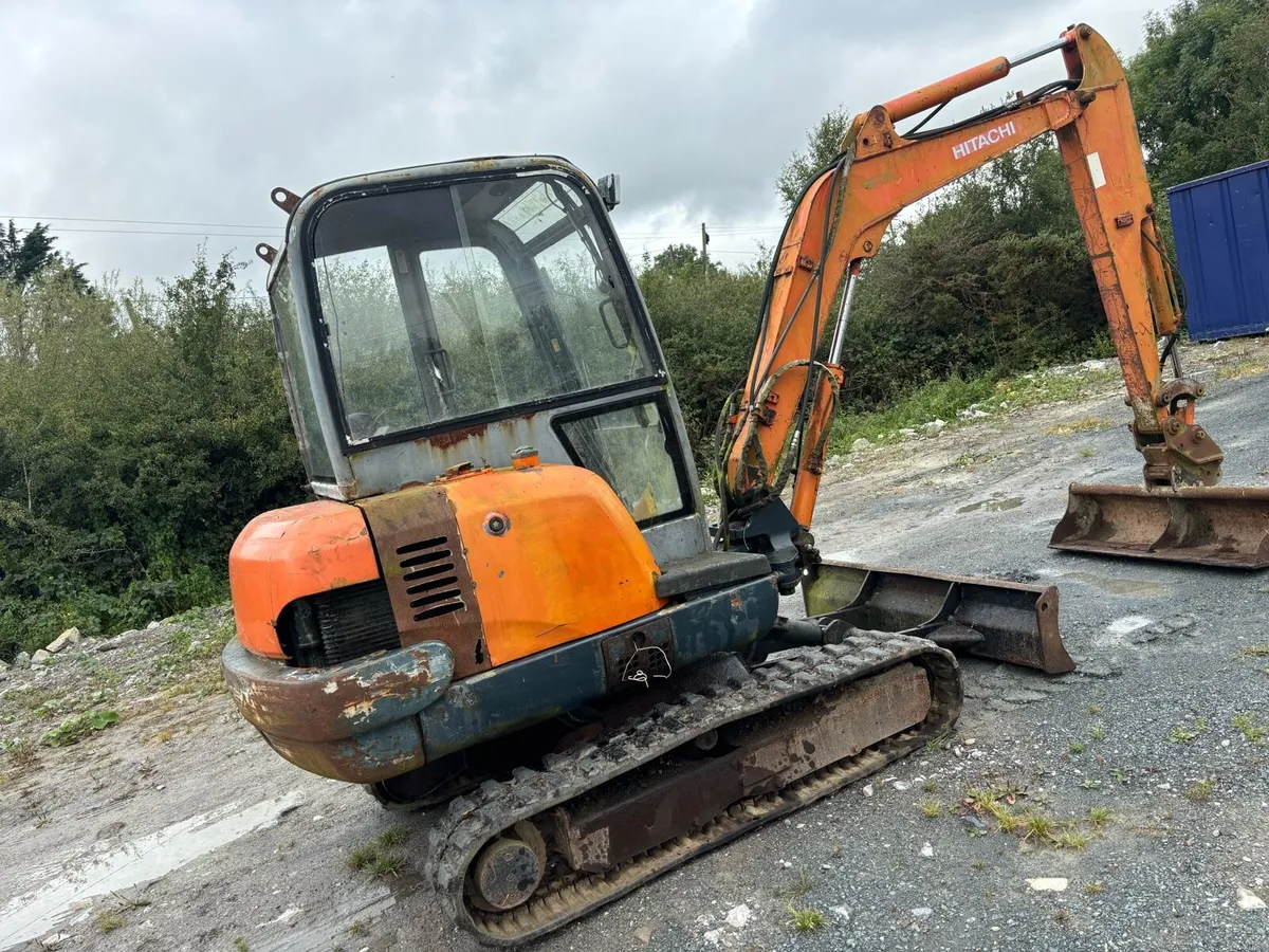 Hitachi zaxis 35 mini digger 2005 - Image 3