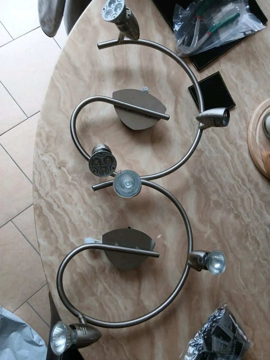 3 bulb circle lights x 2