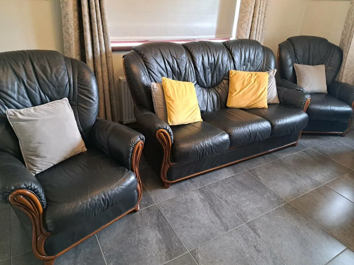 Couch - 3 piece suite furniture - Image 1