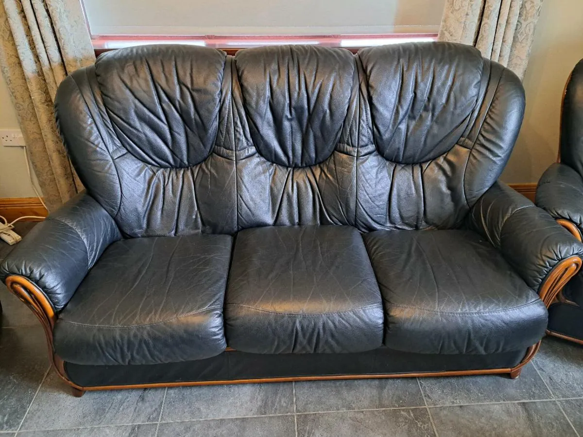 Couch - 3 piece suite furniture - Image 3