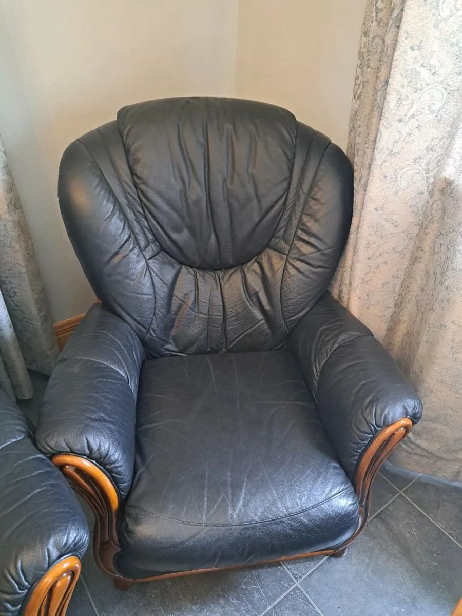 Couch - 3 piece suite furniture - Image 4