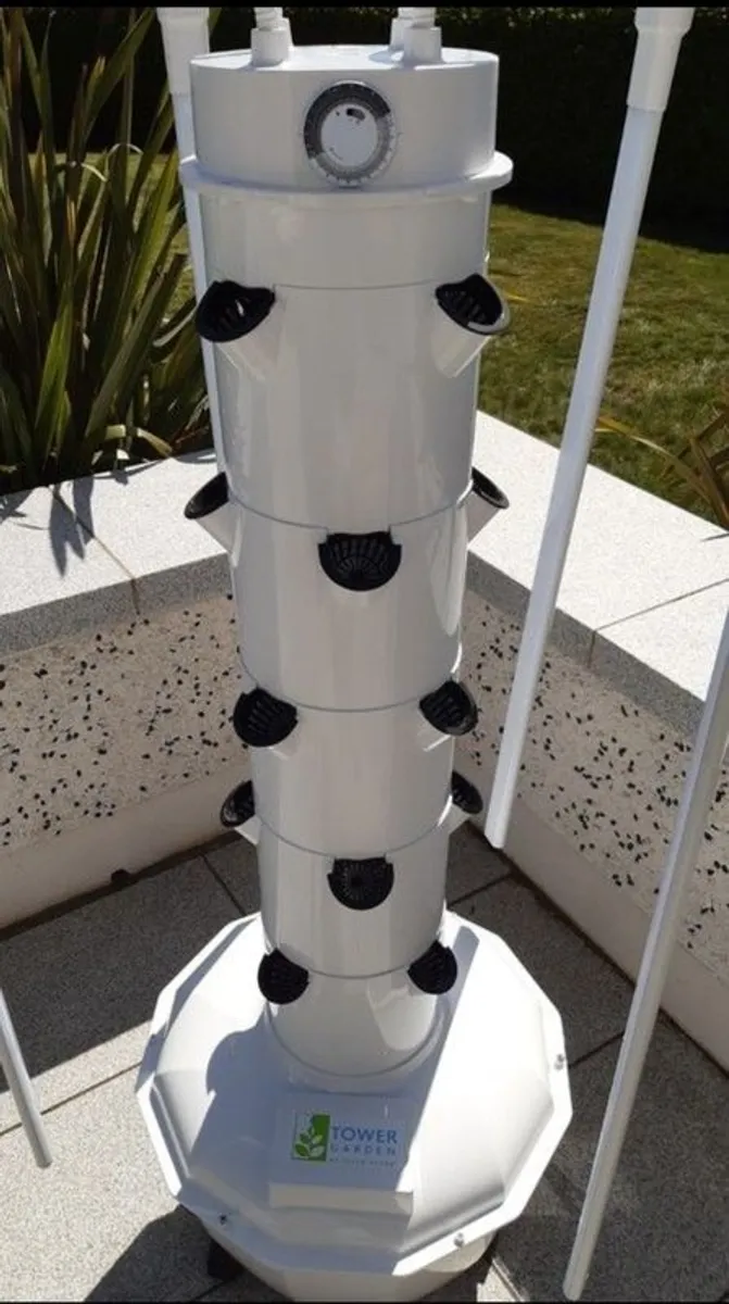 Juice Plus Tower Garden Growing System with Light Kit - Image 3