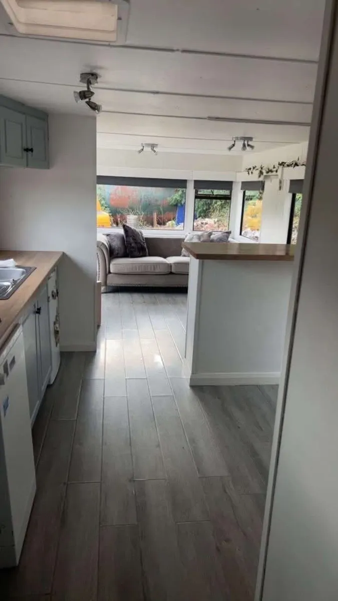 Mobile home - Image 1