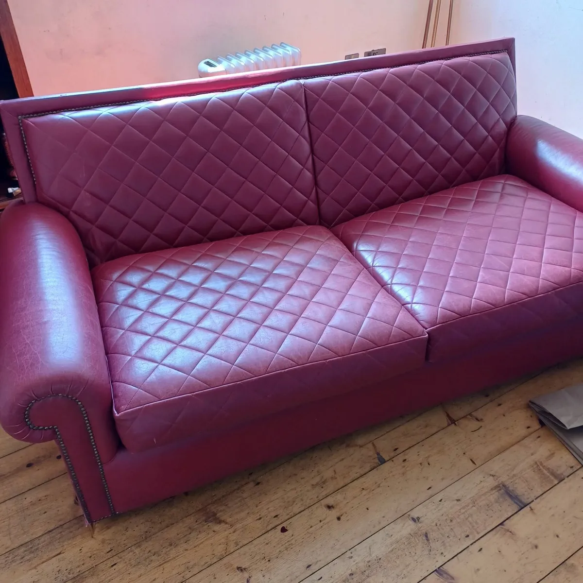 Red leather sofa - Image 2