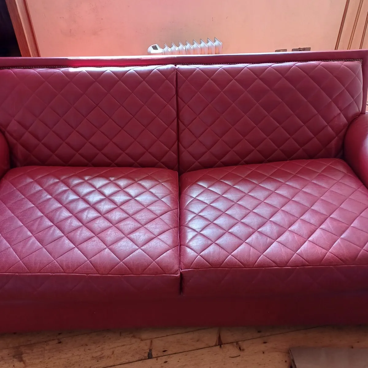 Red leather sofa - Image 3