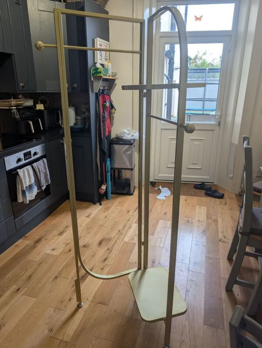 Clothes hanging stand - Image 2