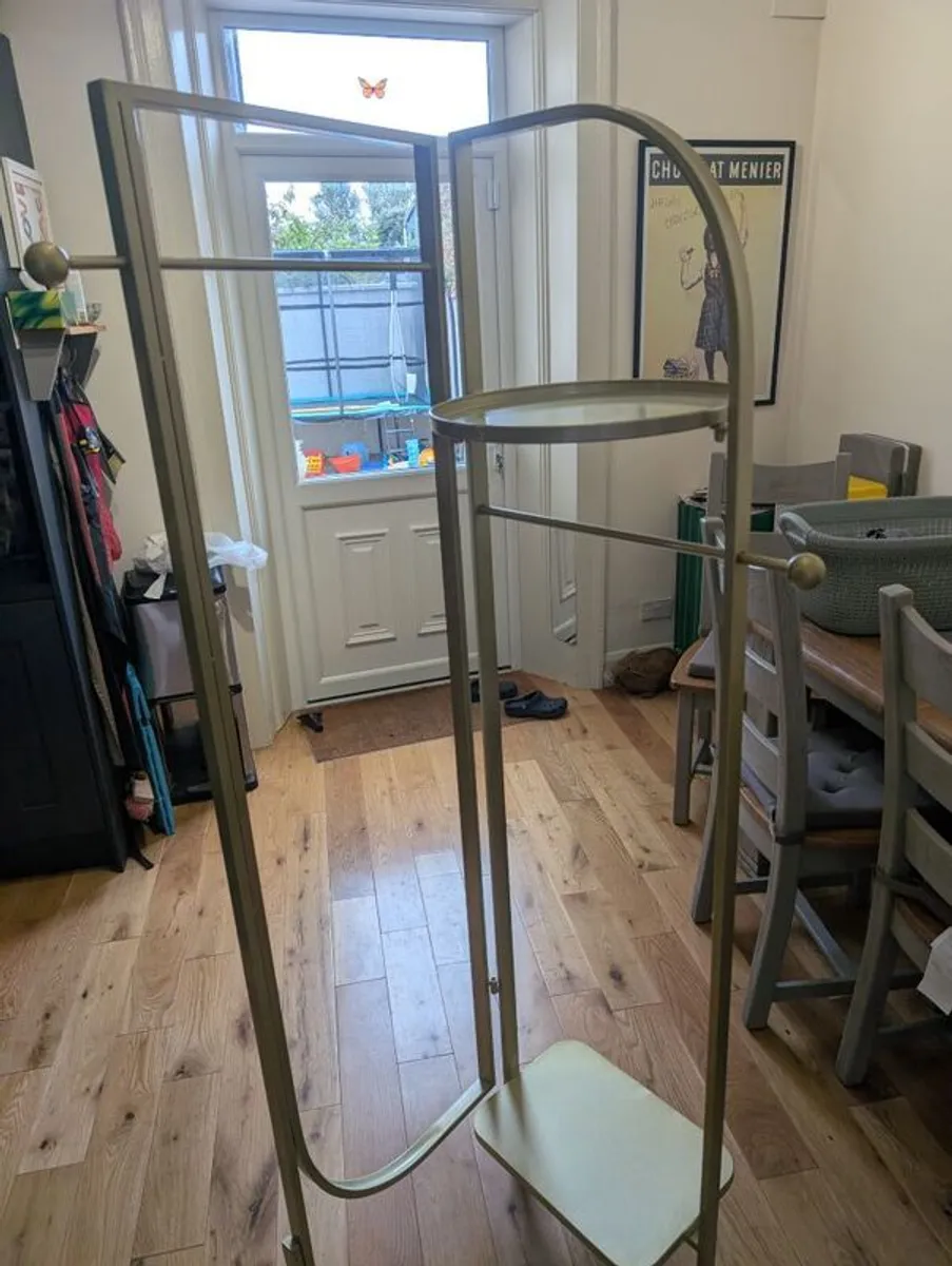 Clothes hanging stand - Image 4