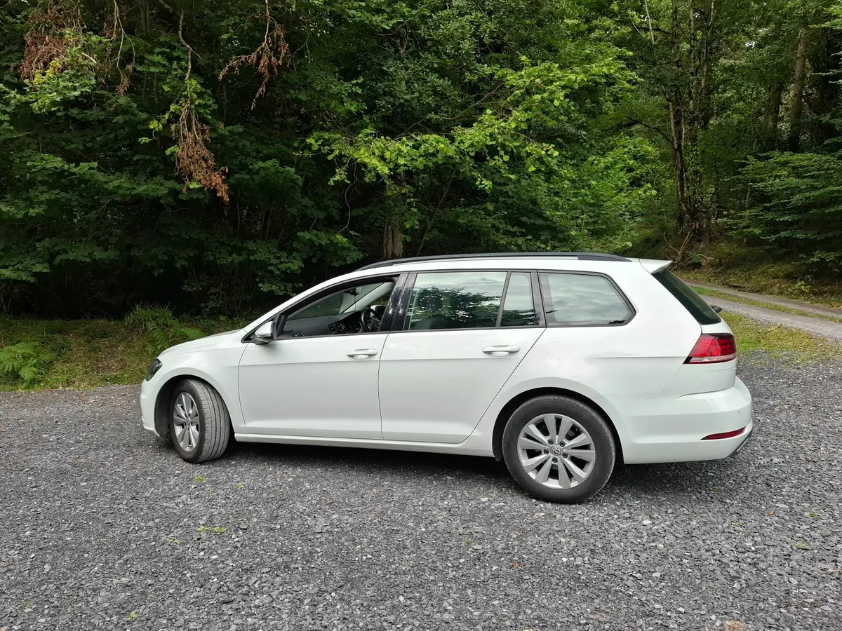 Volkswagen Golf 2018 estate - Image 3