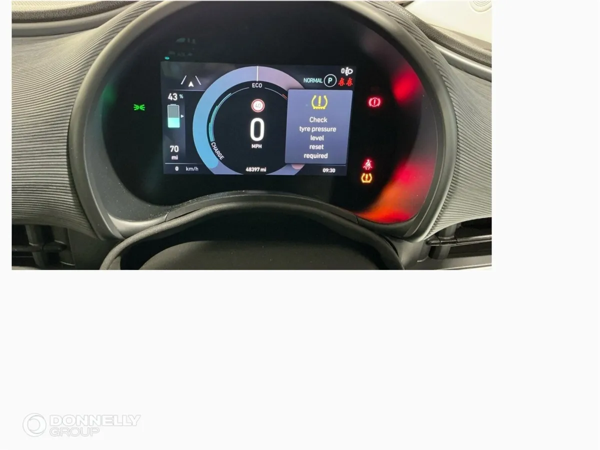 Fiat 500 Electric Hatchback Icon - Image 3