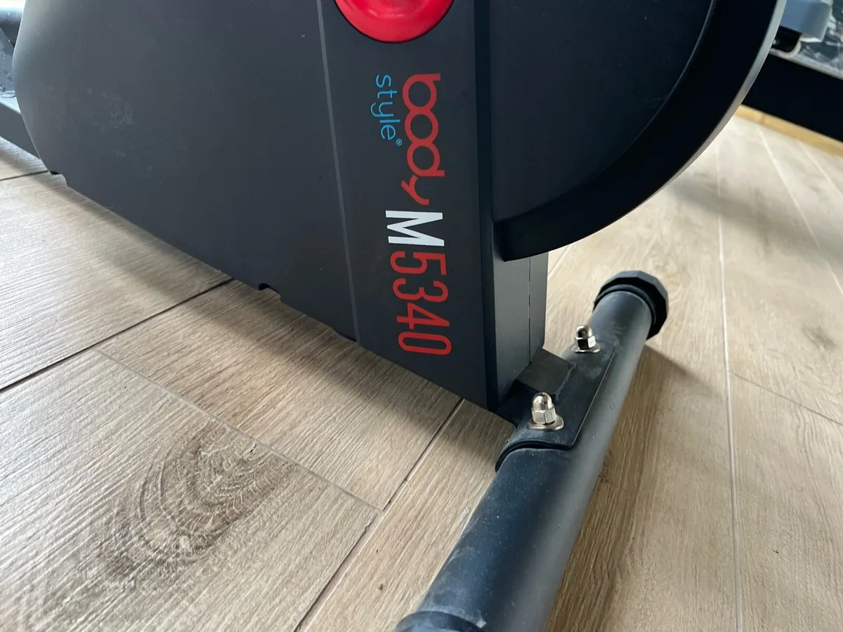 BodyStyle M5340 Elliptical Machine - Image 3