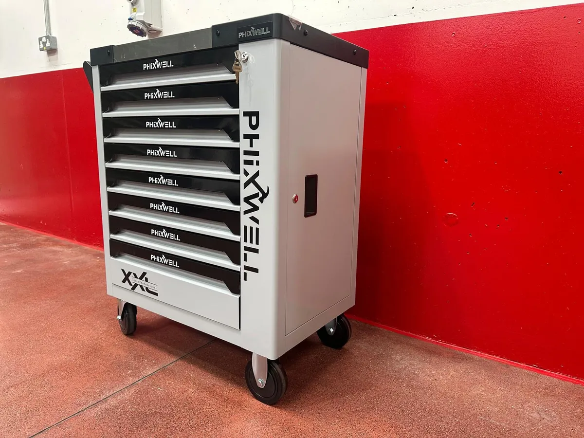8 Drawer Tool Cabinet c/w Tools **Online Auction** - Image 3
