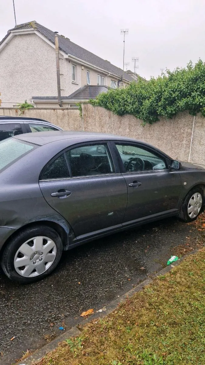 Toyota Avensis 1.6 - Image 2