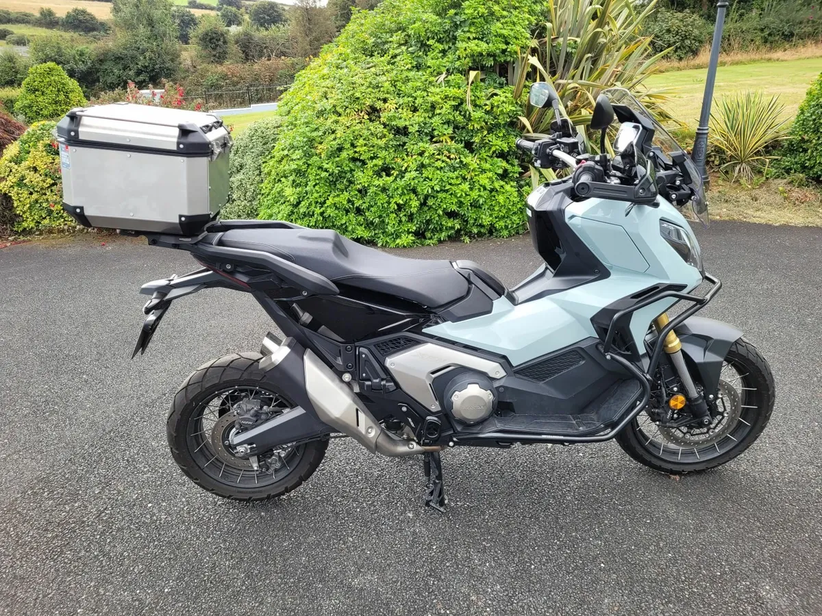 Honda XADV 2024 motorbike - Image 1