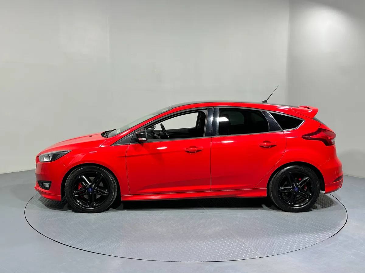 Ford Focus Zetec S Black Edition 2.0TDCi 162 - Image 4
