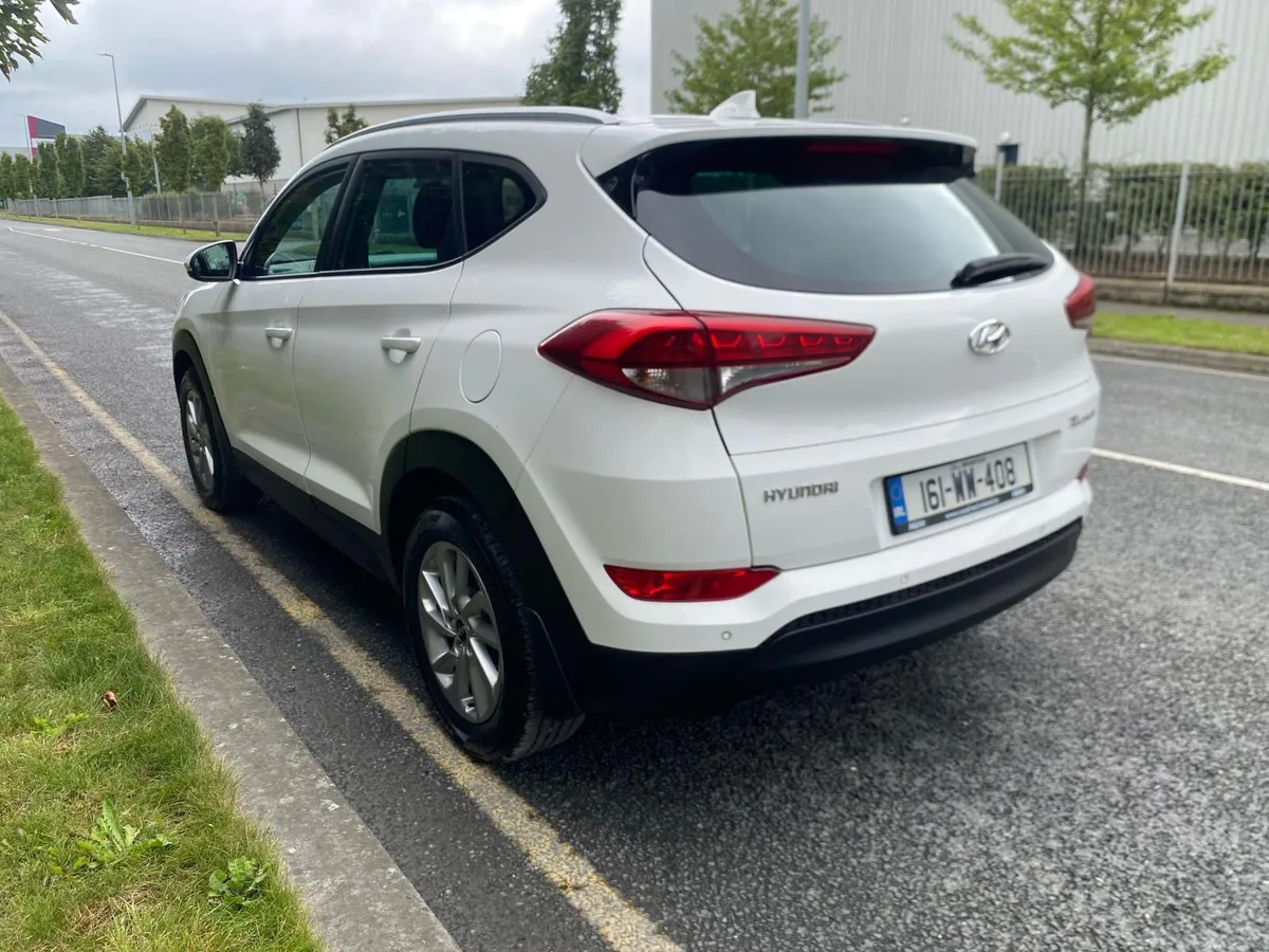 Hyundai Tucson 2016 WHITE WITH LEATHER - Image 2