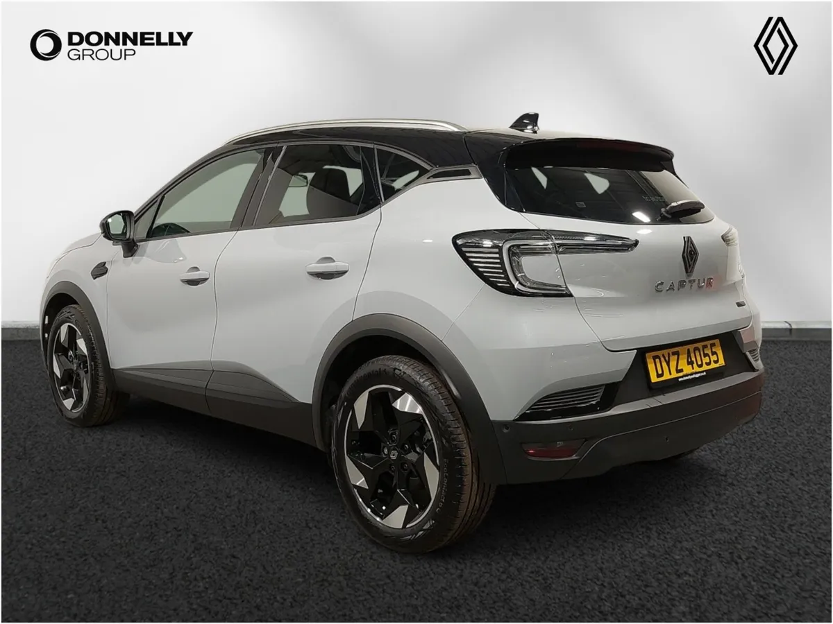 Renault Captur Hatchback Techno - Image 2