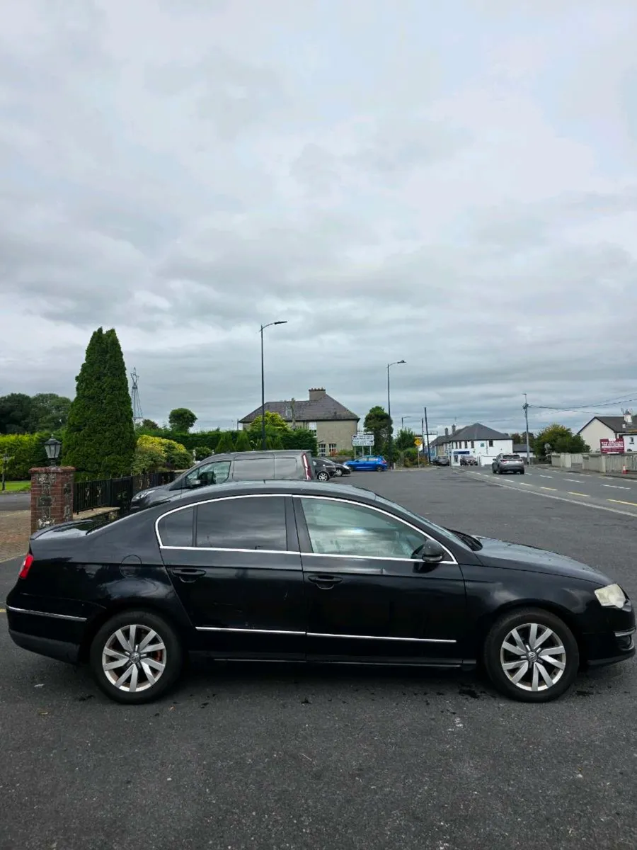 Volkswagon Passat - Image 4