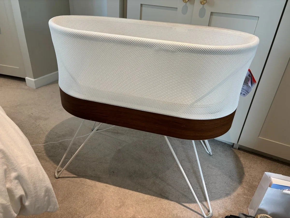Snoo Smart Baby Crib Excellent Condition - Image 1