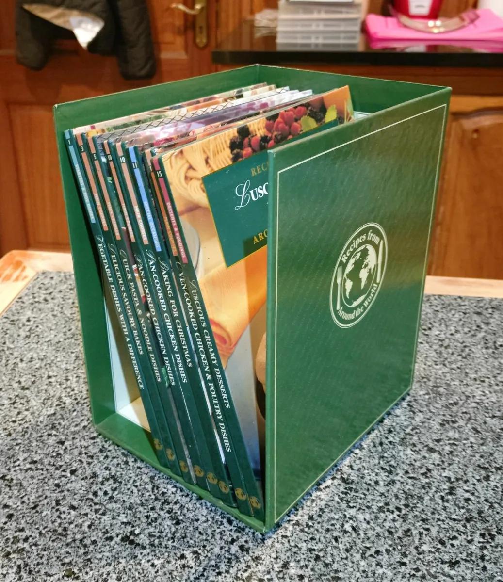 COOKING BOOKS WITH CARDBOARD BOX. - Image 1