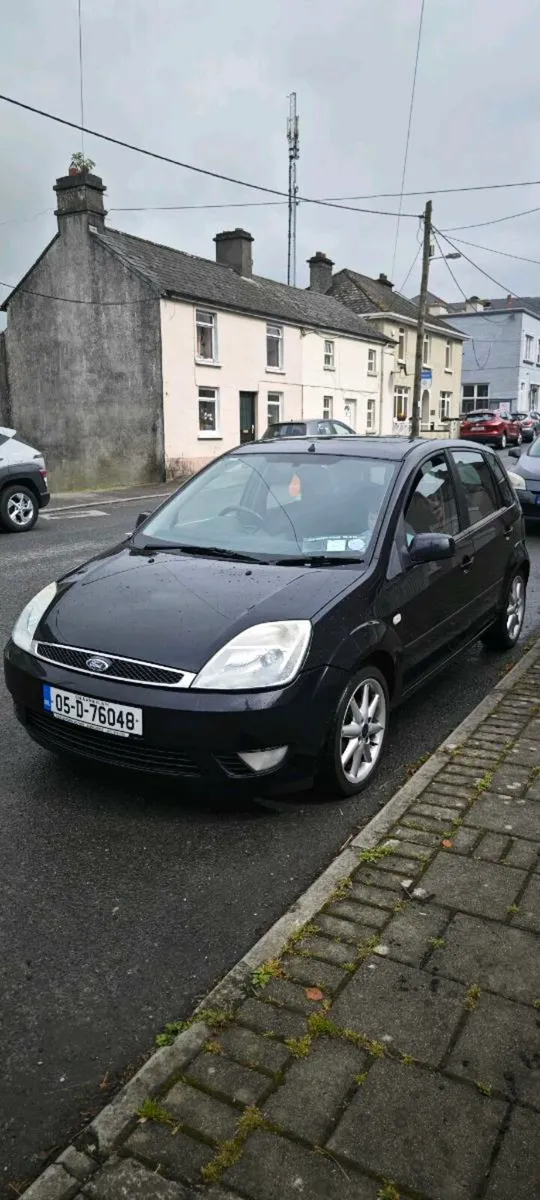 Ford fiesta LOW KMS 🌞 sunroof - Image 2