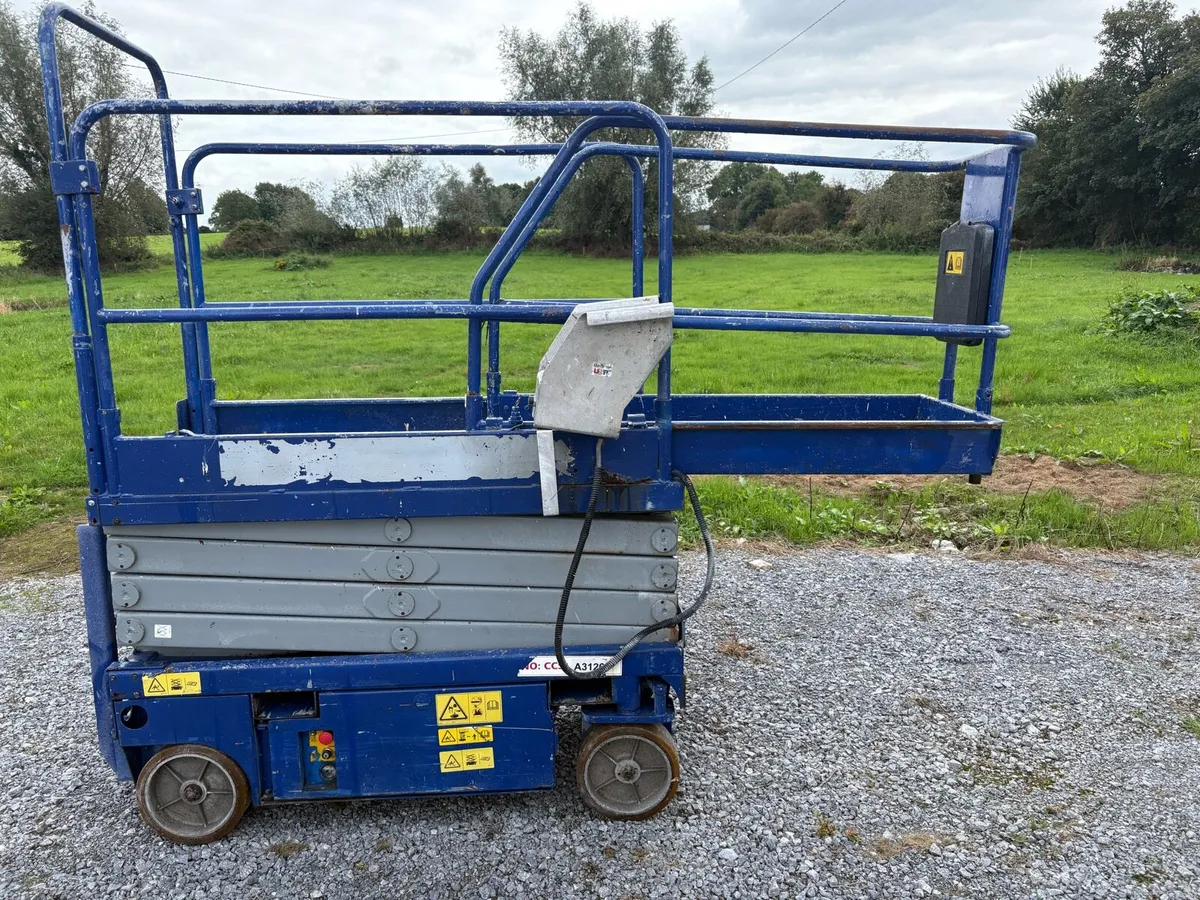 19ft Electric Scissors Lift - Image 3