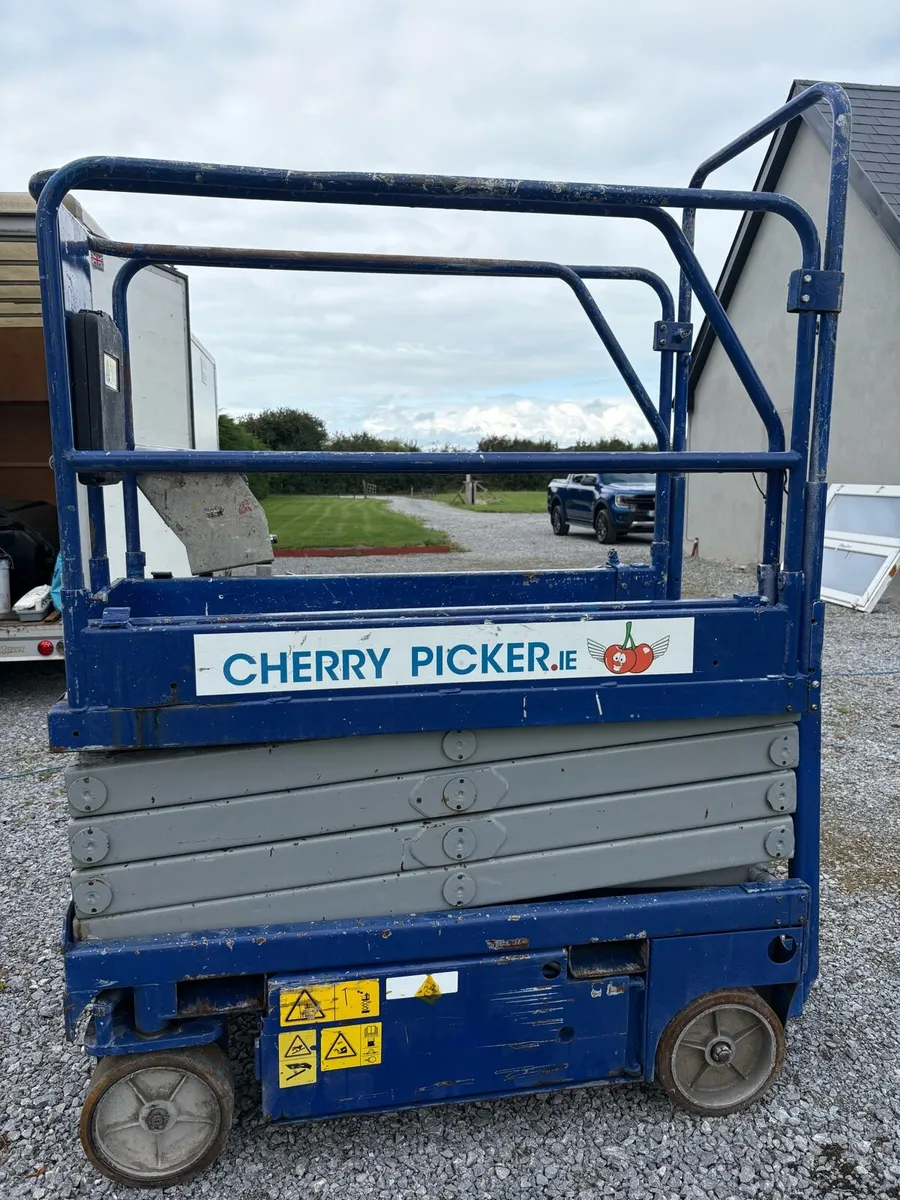 19ft Electric Scissors Lift - Image 4