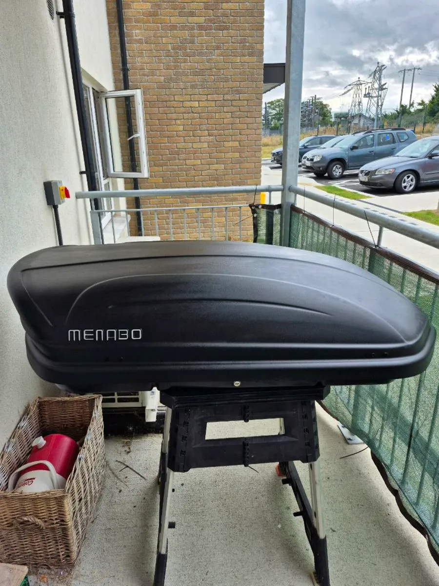 Roof box & Bars - Image 3