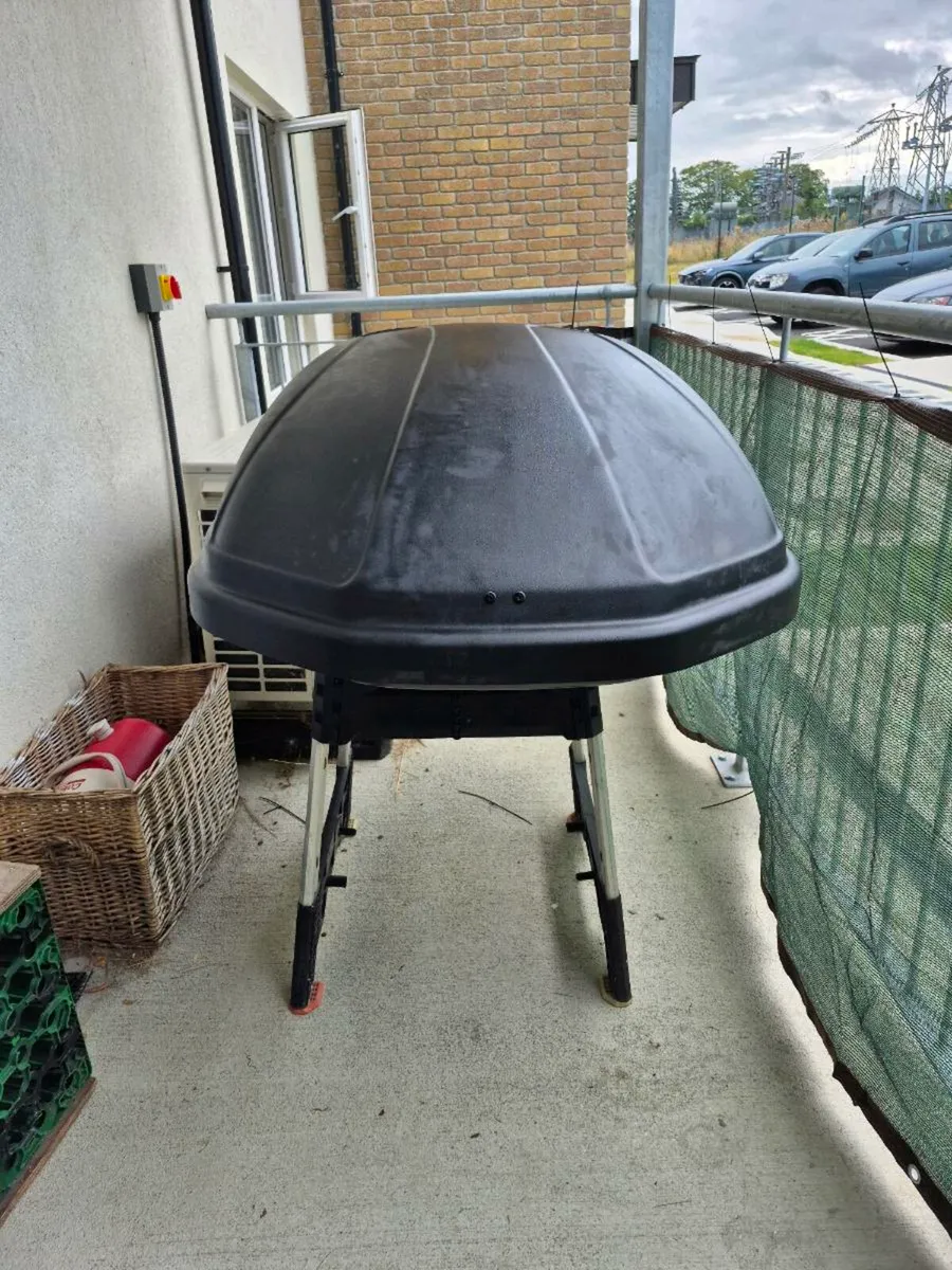 Roof box & Bars - Image 3