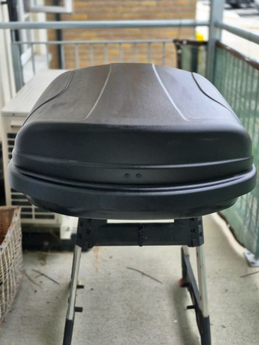 Roof box & Bars - Image 1