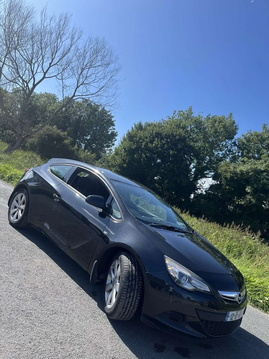 Opel Astra GTC sport - Image 2