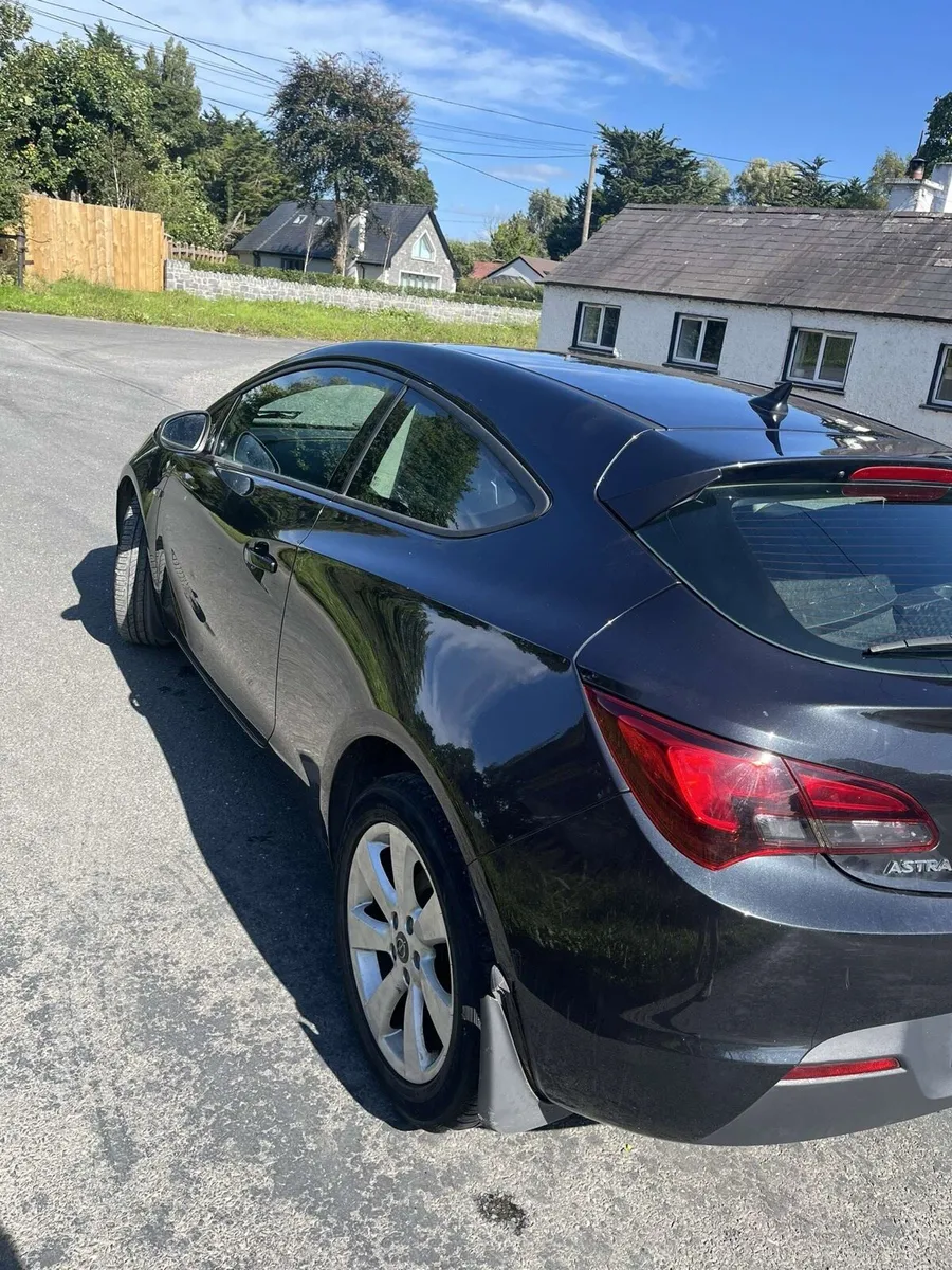 Opel Astra GTC sport - Image 3