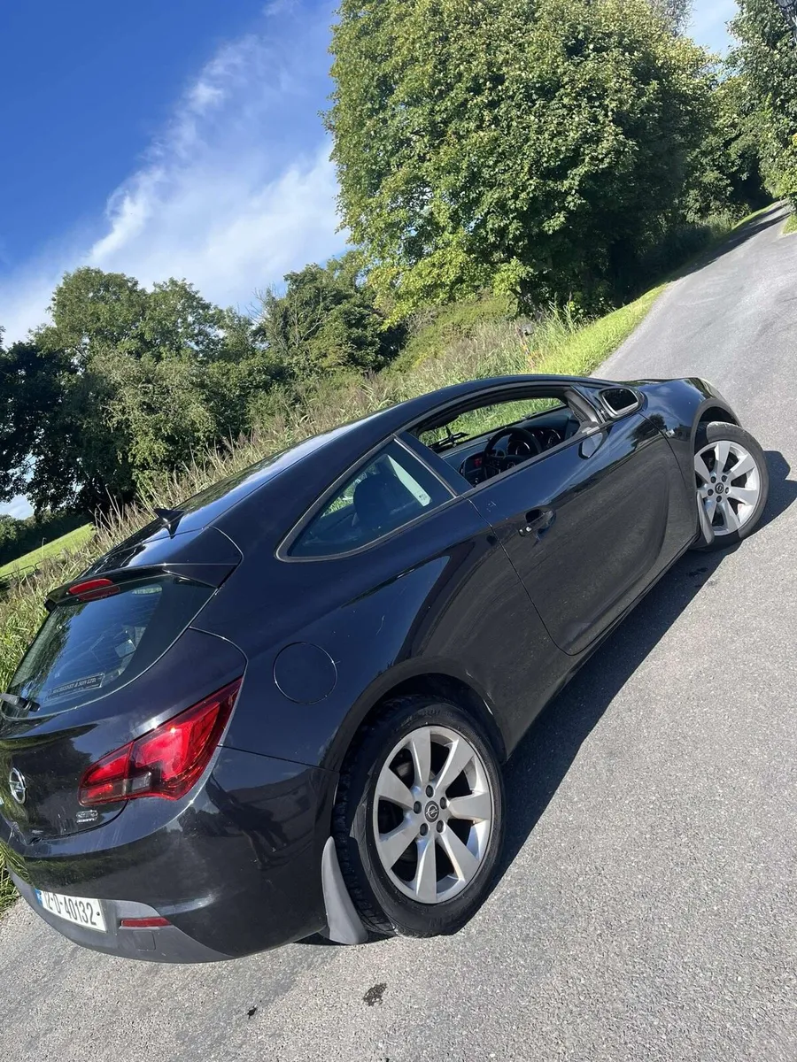 Opel Astra GTC sport - Image 4