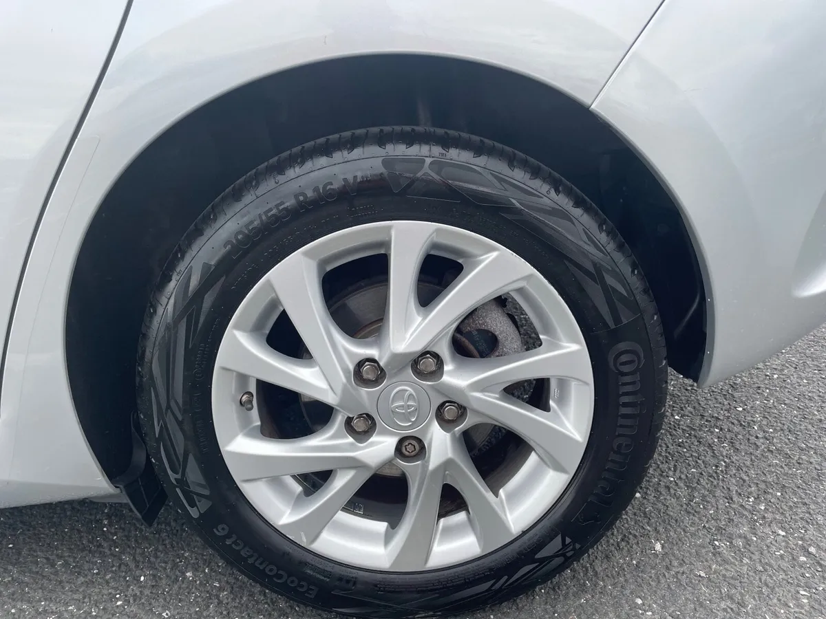 Toyota Auris 2018 - Image 3