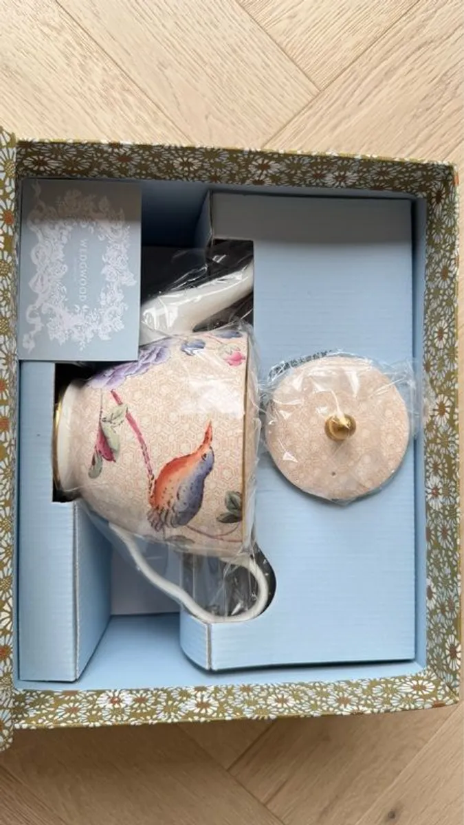 Wedgewood Teapot - Image 3