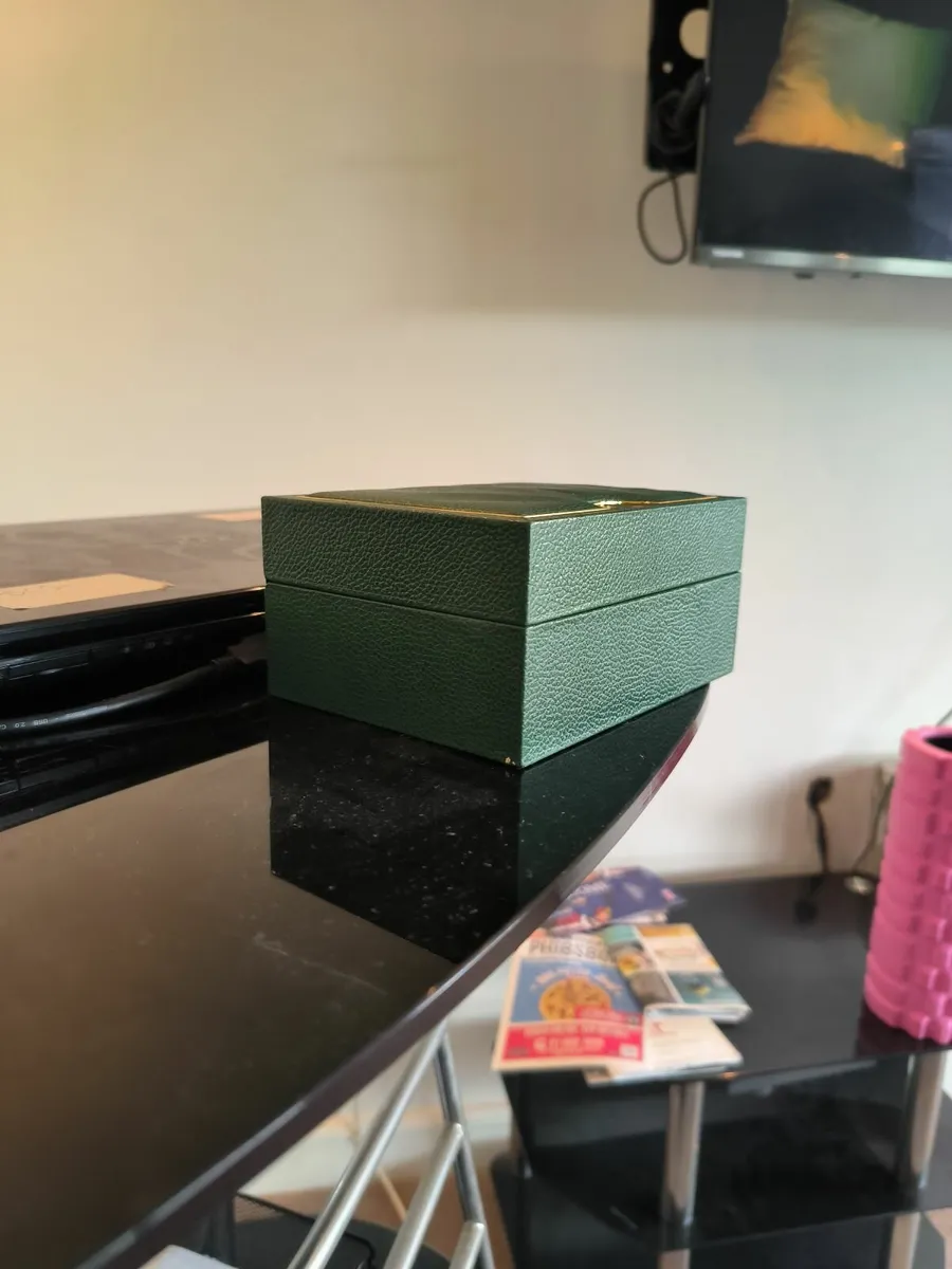 Authentic Rolex Green Leather Watch Box with Gold - Image 3