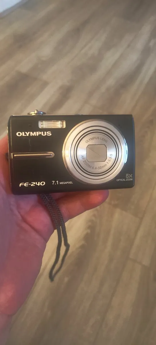 Olympus FE-240 5X  Optical Zoom  Camera - Image 1
