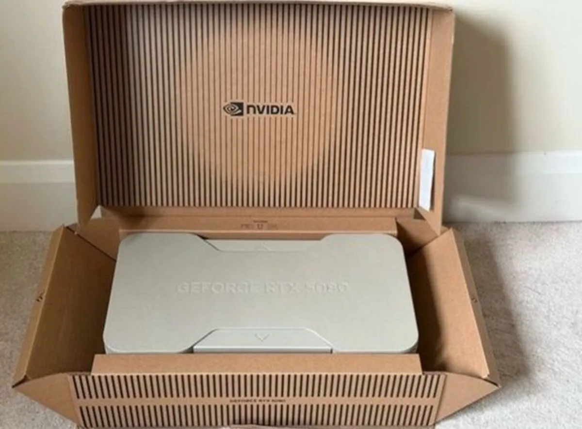 Nvidia RTX 5080 Founders Edition - Image 2