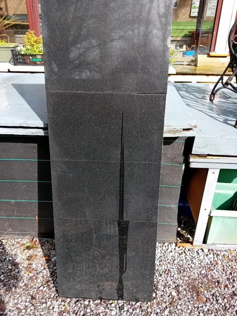 Fireplace hearth. - Image 1