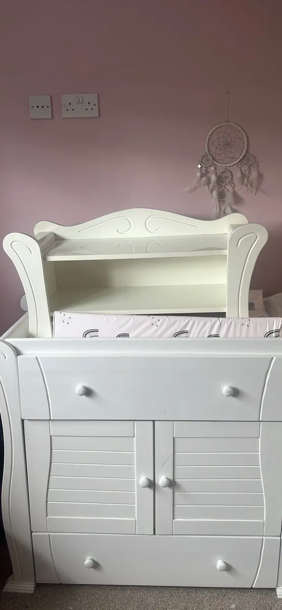 Changing table