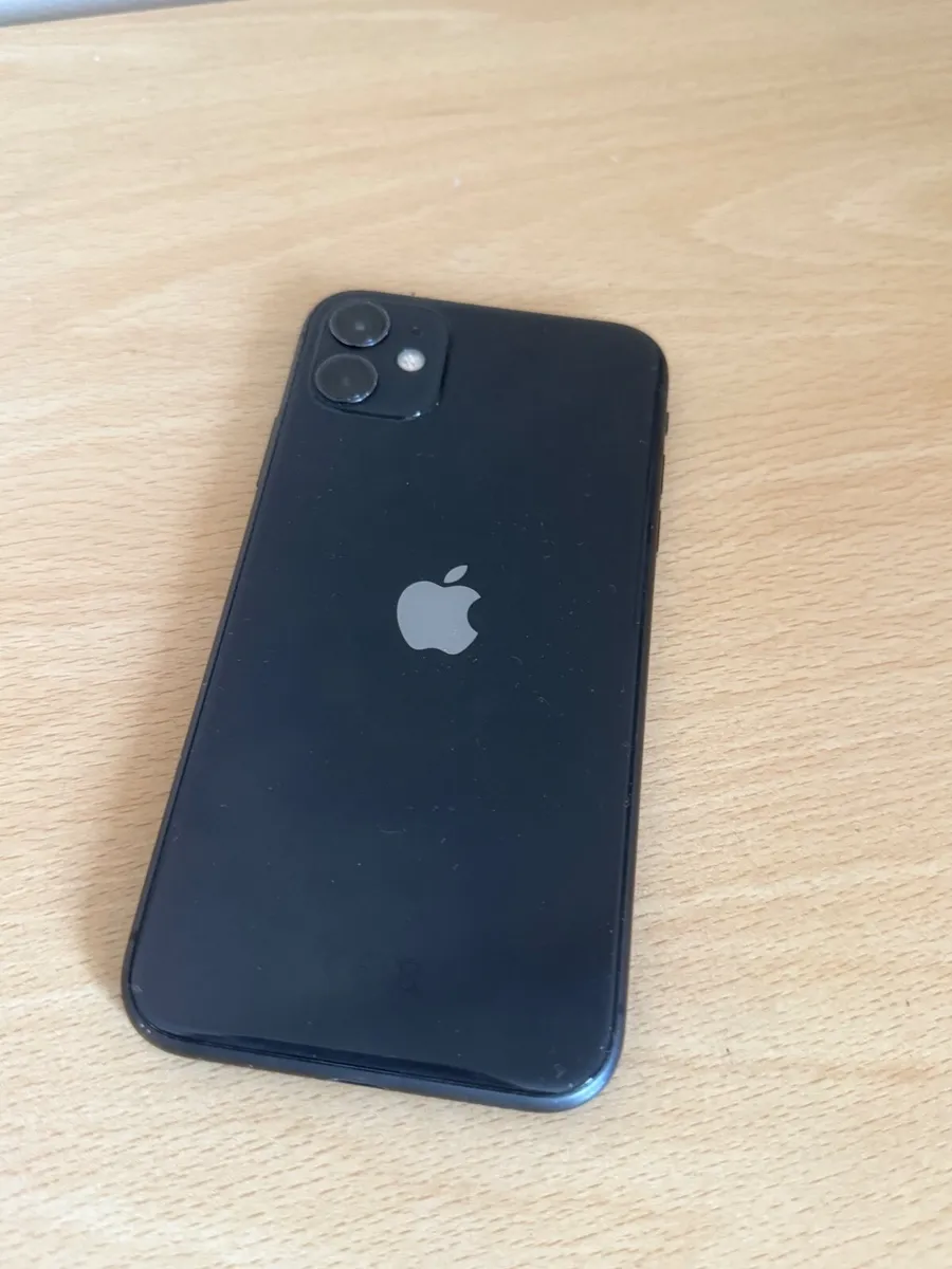 iPhone 11 - Image 2