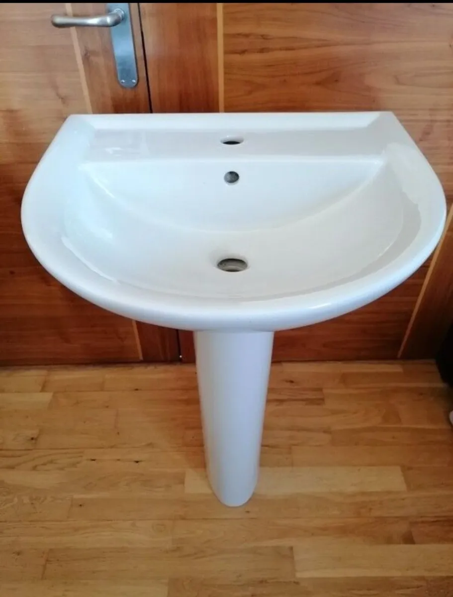 Wash Basin and Pedestal - Image 1