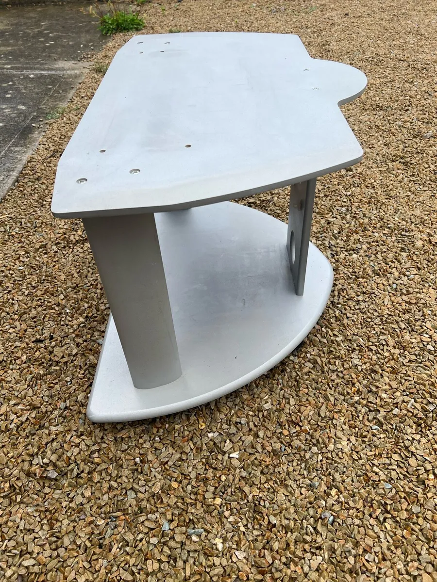 TV Stand - Image 2