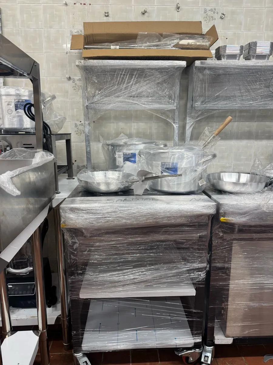 3 Burner Cooker - Image 1