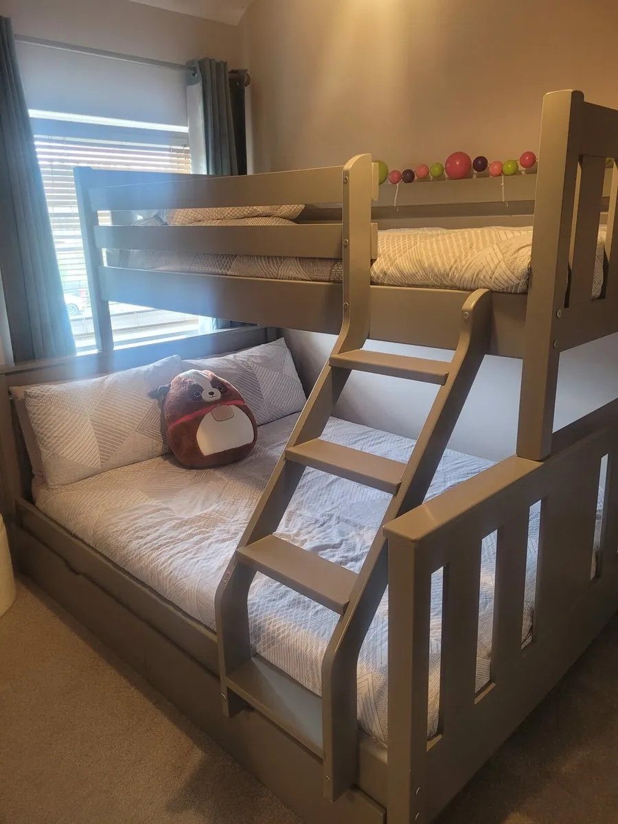 Bunk beds - Image 1